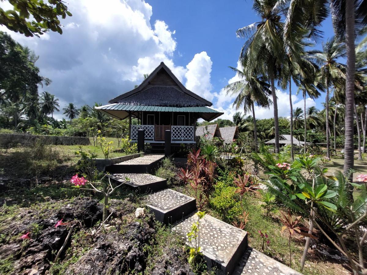 Sunari Beach Resort Selayar Matalalang Esterno foto